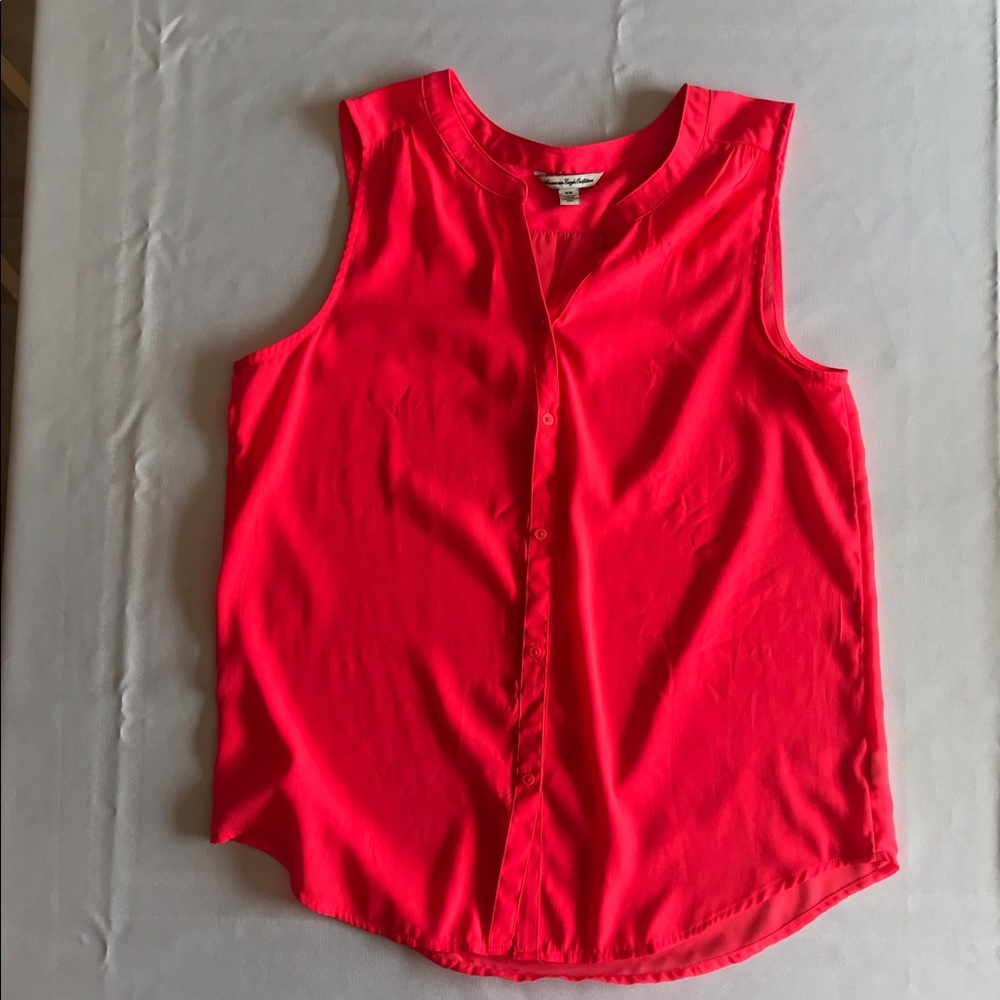 American Eagle hot pink button down tank